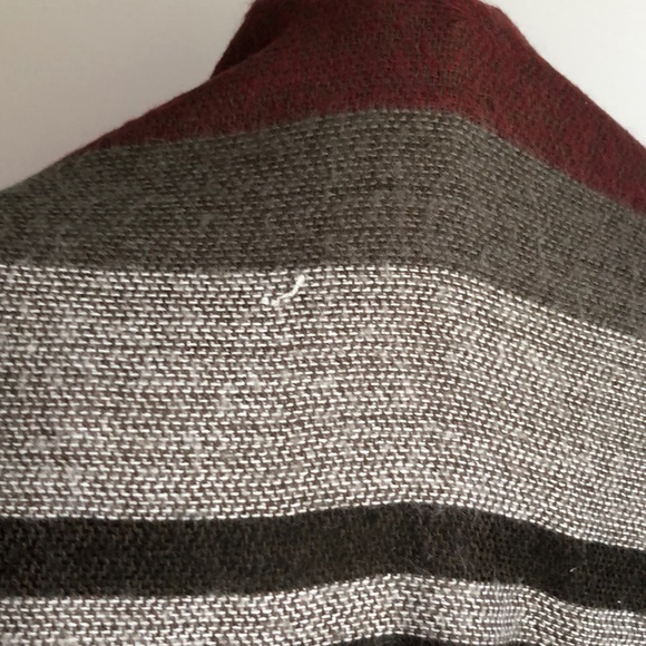 Acrylic Blanket Wrap Shawl Light Throw 51” Square - Picture 7 of 10